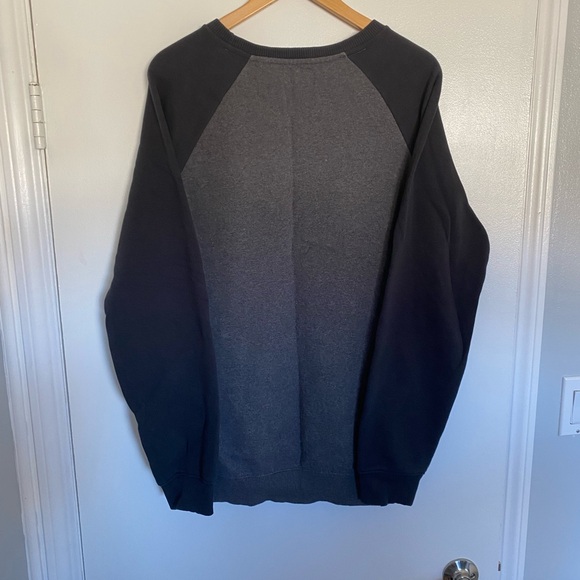 DC Sweatshirt - Picture 2 of 3